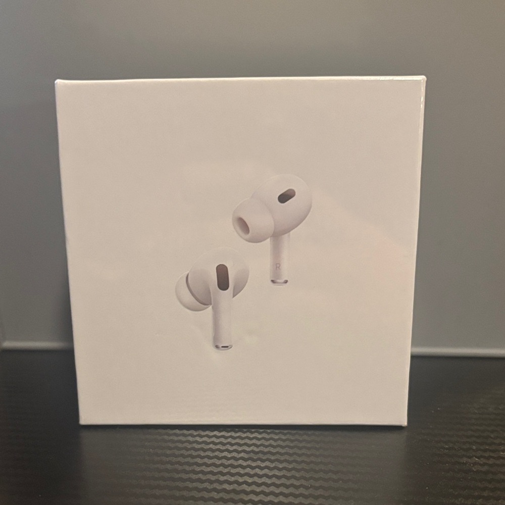 Apple AirPods Pro in White